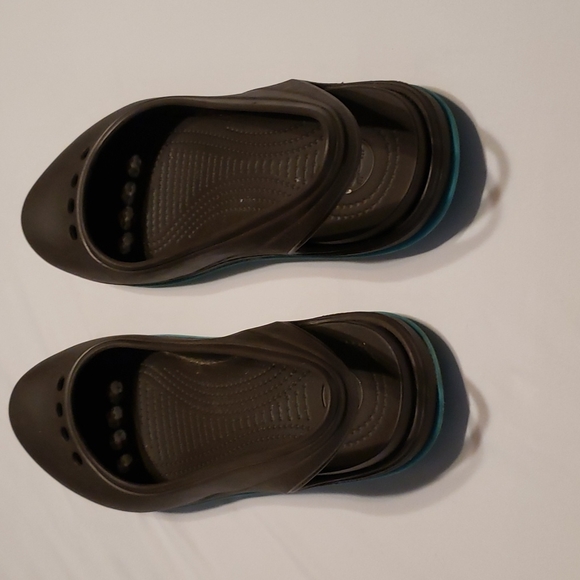 Womens Crocs - Picture 3 of 4